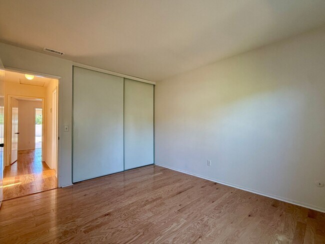 Building Photo - Charming 2 Bedroom in Oceanside 55+ Community