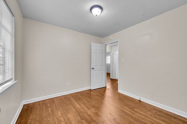 Building Photo - 1048 2nd St W