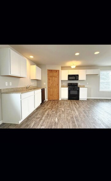 Building Photo - 1044 Witbeck Dr