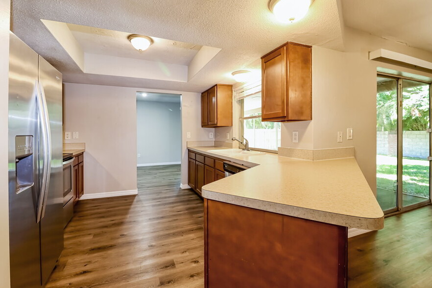 Building Photo - 2859 60th Ave S