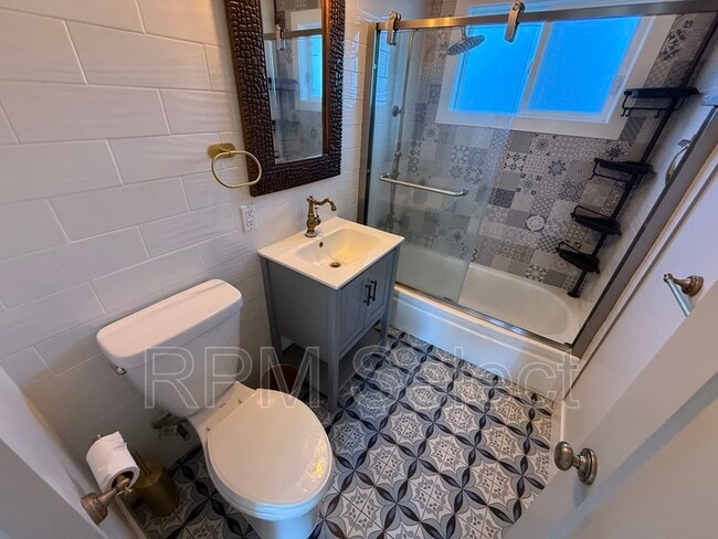 Building Photo - 5021 73rd St