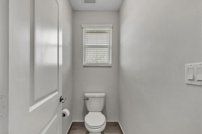 Building Photo - 4340 Veleiros Ave