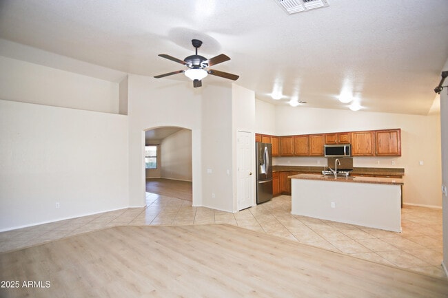 Building Photo - 4953 S Moss Dr