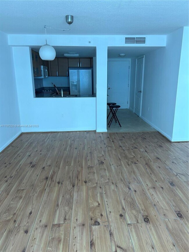 Building Photo - 2101 Brickell Ave