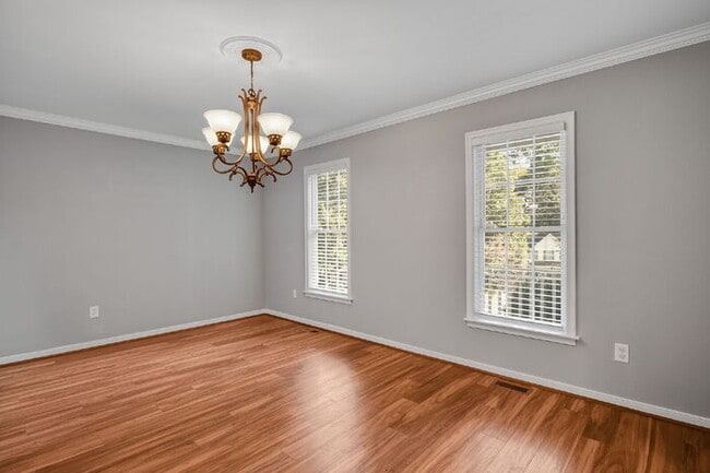 Building Photo - Beautiful 2-Story Home with Florida Room, ...