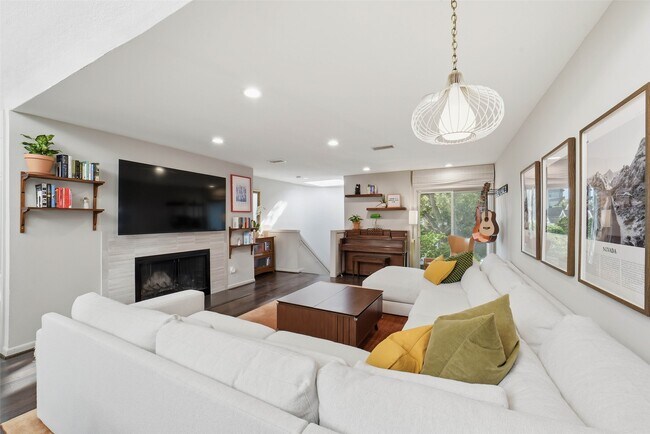 Building Photo - 2310 Steel St