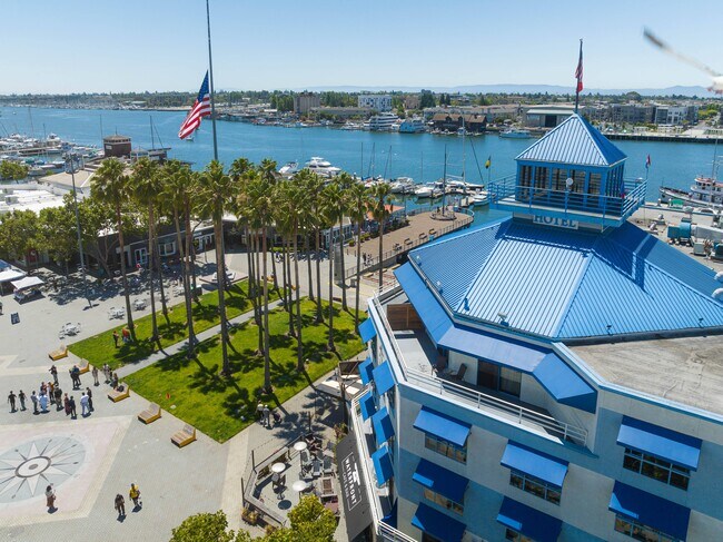 Building Photo - Vista Haus