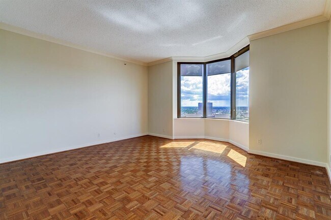 Building Photo - 5555 Del Monte Dr