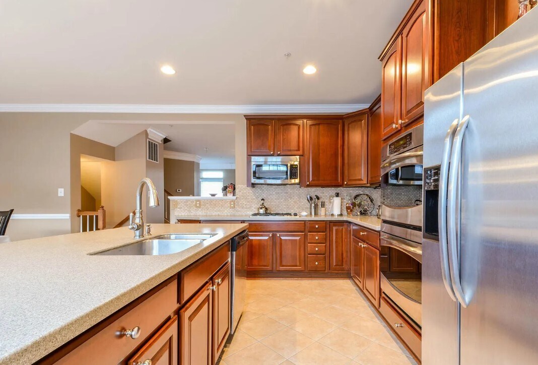 Building Photo - 1744 Theale Way