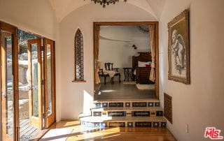 Building Photo - 8978 Wonderland Park Ave