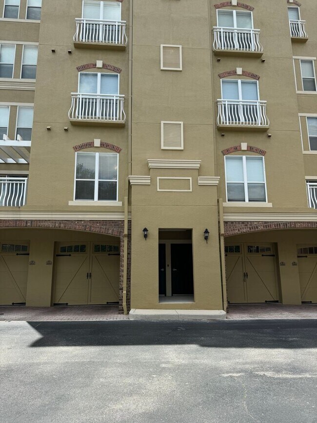 Building Photo - CONDO LOCATE IN GATED COMMUNITY  IN DR. PHILLIPS-TOSCANA - HALF OFF DECEMBER RENT