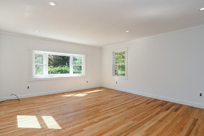 Building Photo - 81 Picketts Ridge Rd