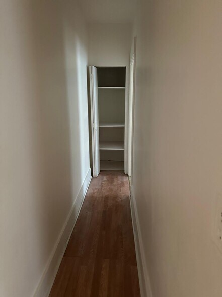 Building Photo - 89 Downs St