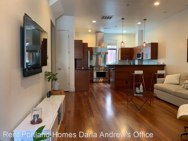 Building Photo - 1636 NW Riverscape St