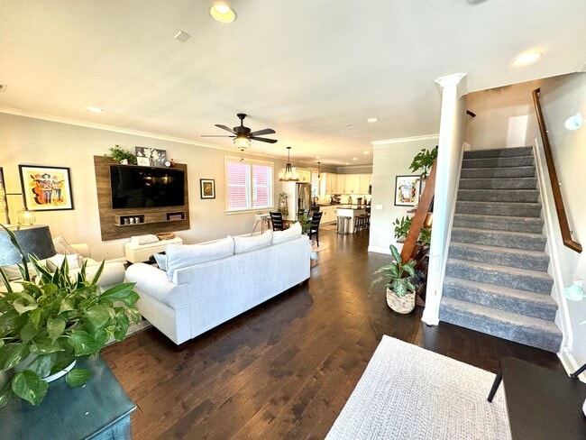 Building Photo - 3 Bedroom, 2.5 Bath Home w/ Fenced Yard and 2 Car Garage