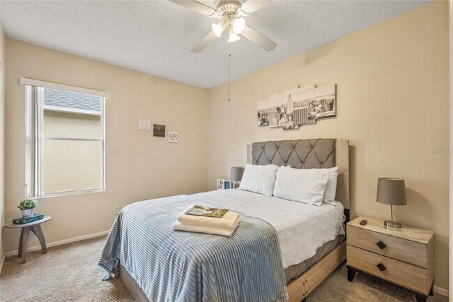 Building Photo - 422 Graystone Blvd