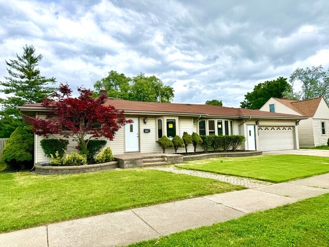 Building Photo - 17268 Horger Ave