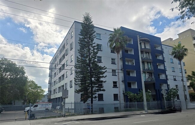 Building Photo - 546 SW 1st St