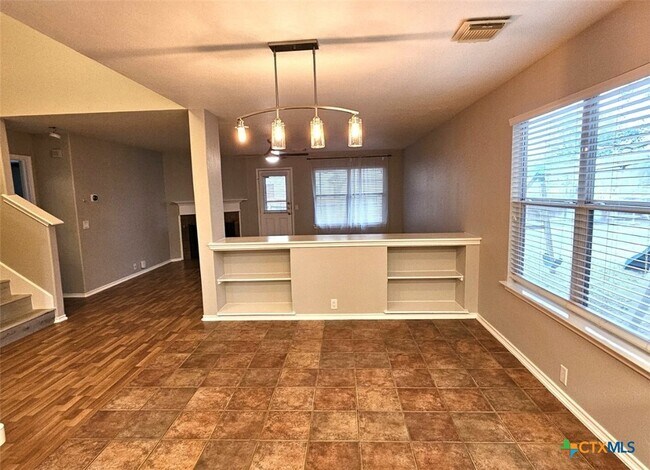 Building Photo - 1715 Mountain Brook