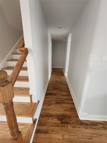 Building Photo - 529 Roundrock Ln