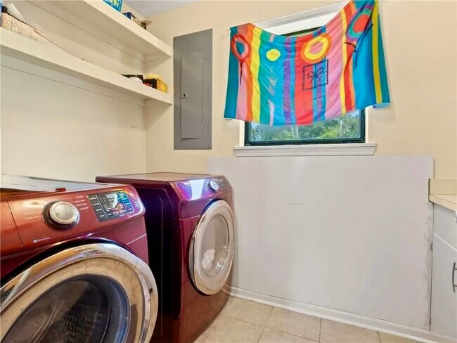 Building Photo - 510 Curtis St