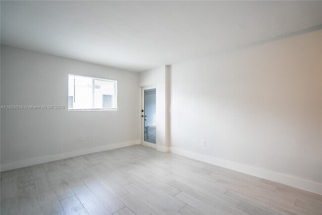 Building Photo - 465 NE 59th St
