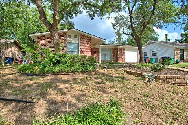 Building Photo - 2604 Sherwood Ln