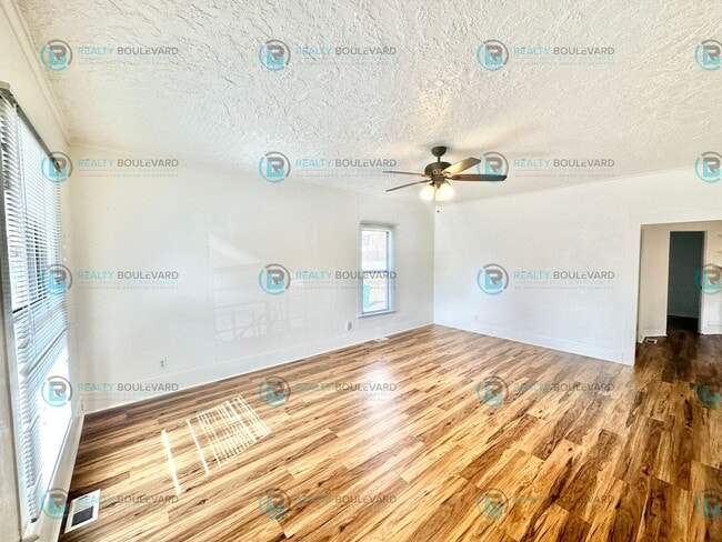 Building Photo - Charming 2-bedroom, 1-bathroom house near the Truckee river