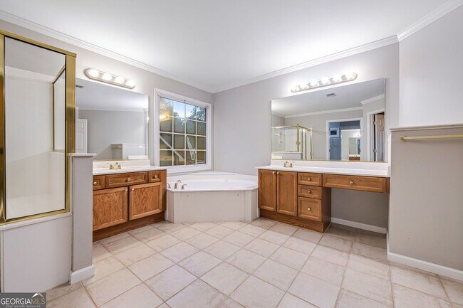 Building Photo - 6875 Ridgefield Dr