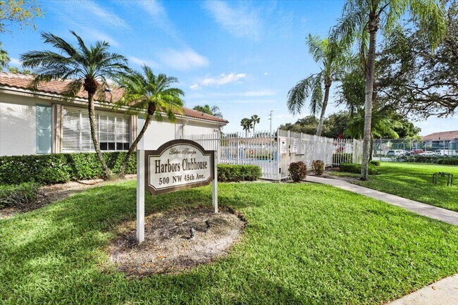 Building Photo - 4546 NW 7th Pl