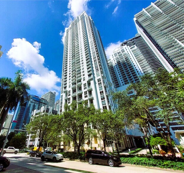 Building Photo - 1050 Brickell Ave