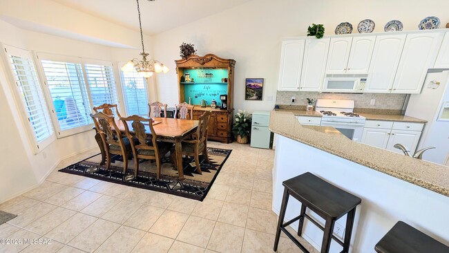 Building Photo - 37284 S Ocotillo Canyon Dr