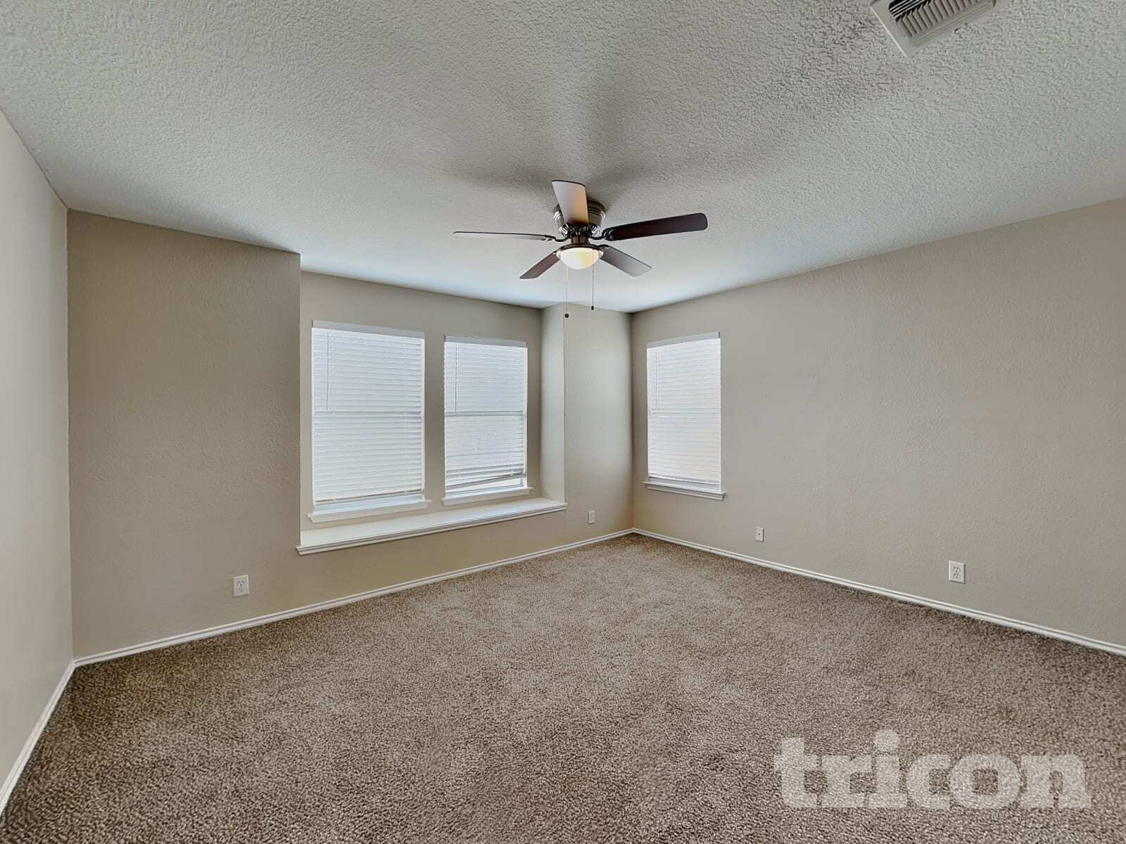 Building Photo - 7307 Circle Farm