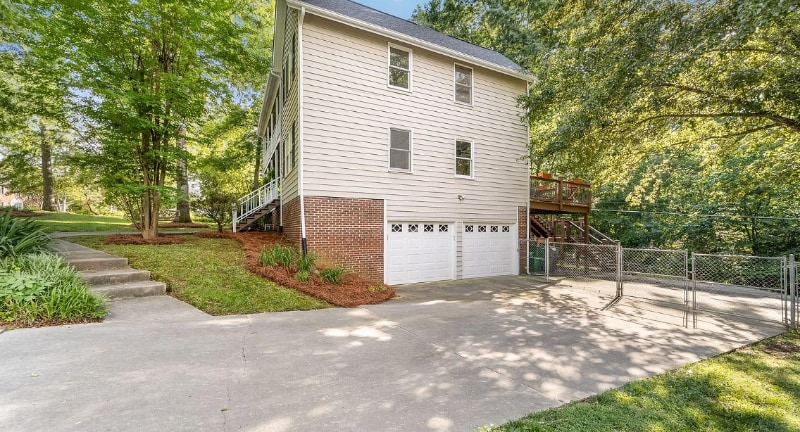 Building Photo - 552 Blue Rock Dr