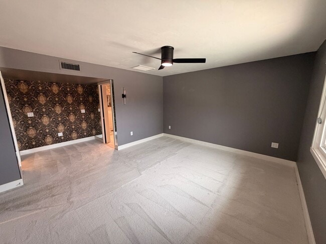 Building Photo - 13139 W Seville Dr