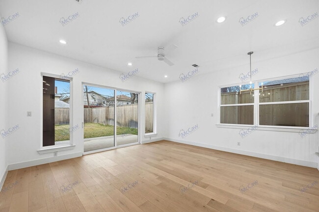 Building Photo - 5633 Side Ave