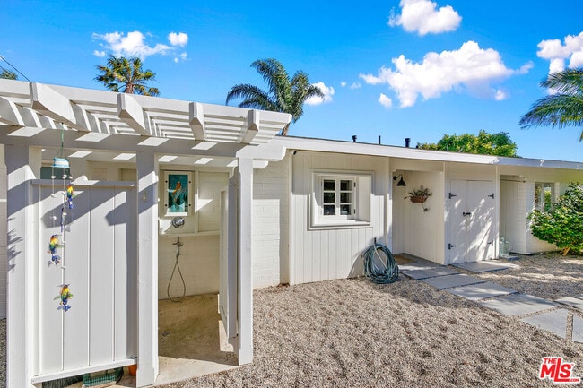 Building Photo - 26887 Sea Vista Dr