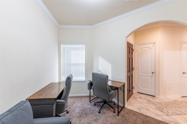 Building Photo - 11413 Hackmatack Way