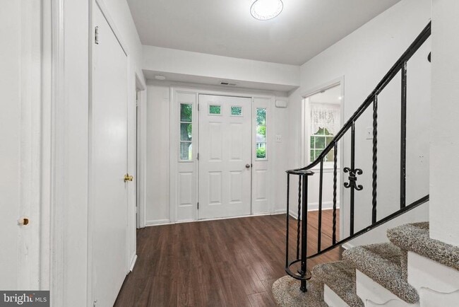Building Photo - 1578 Yeakel Way