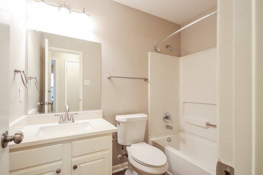 Building Photo - 21007 Harvest Terrace Ln