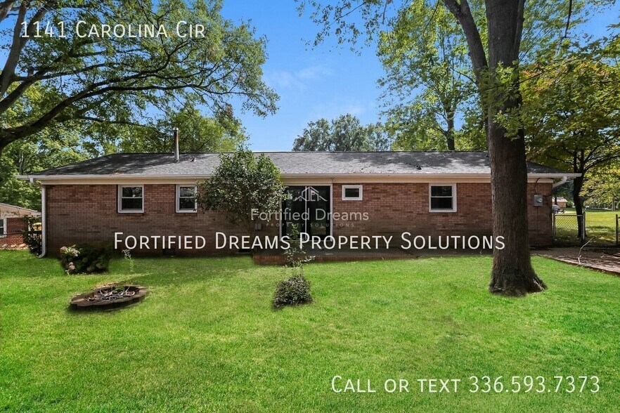 Building Photo - 1141 Carolina Cir