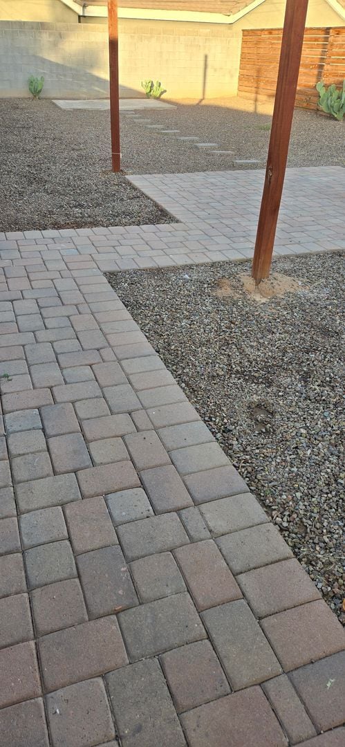 Building Photo - Newly Remodeled 2 Bedroom 1 Bath Condo