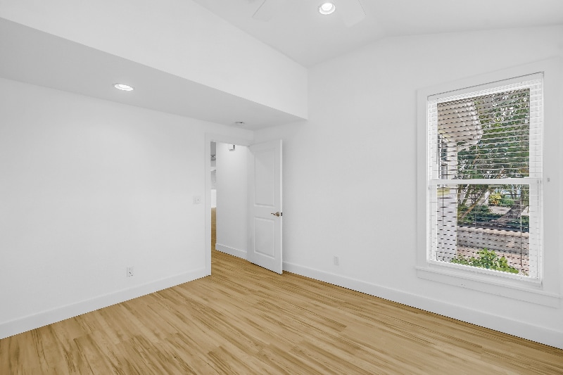 Building Photo - 2605 Pass a Grille Way