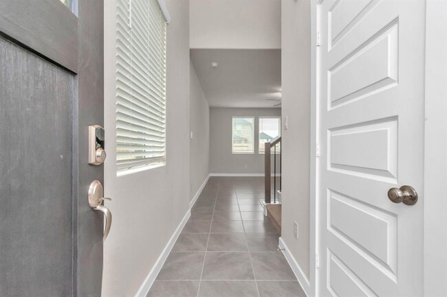 Building Photo - 17407 Bluemink Ln