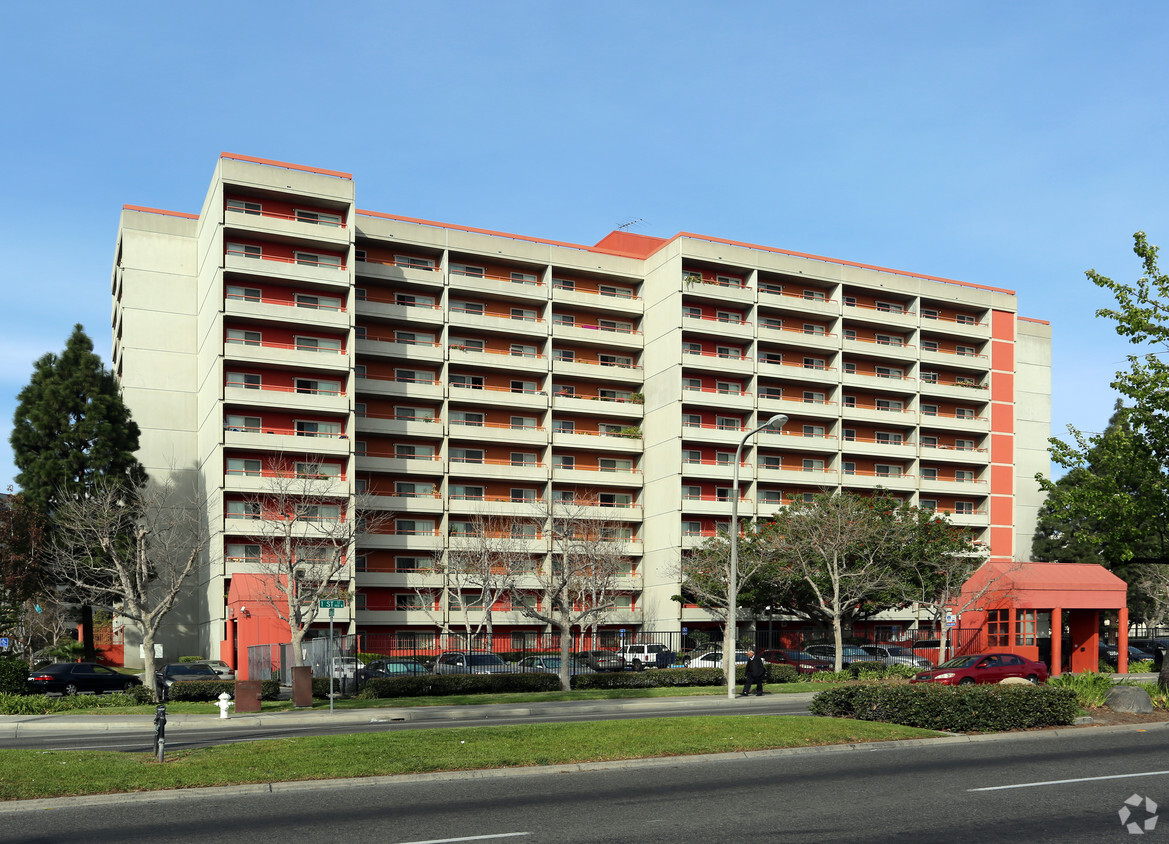 Flower Park Plaza Apartments Santa Ana Ca Apartment Finder