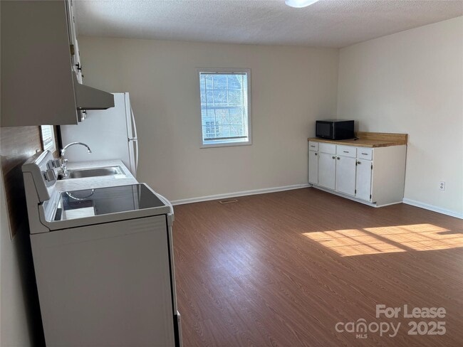 Building Photo - 828 Spruce St