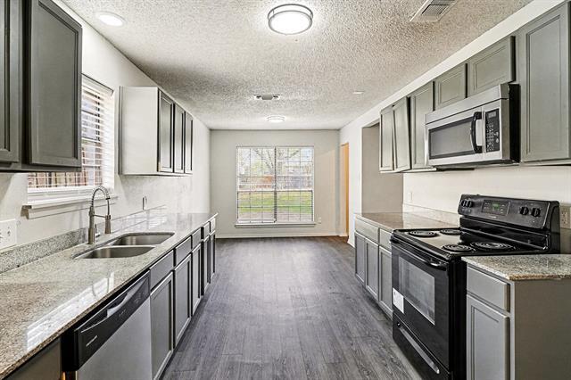 Building Photo - 2705 Warren Ln