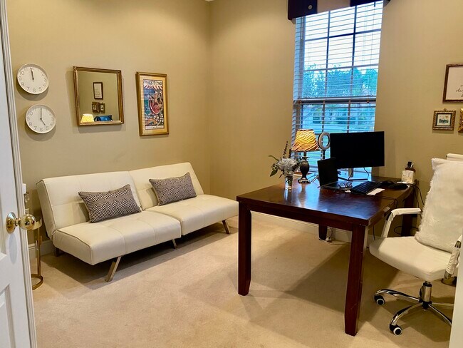 Building Photo - 4532 Whispering Oaks Dr