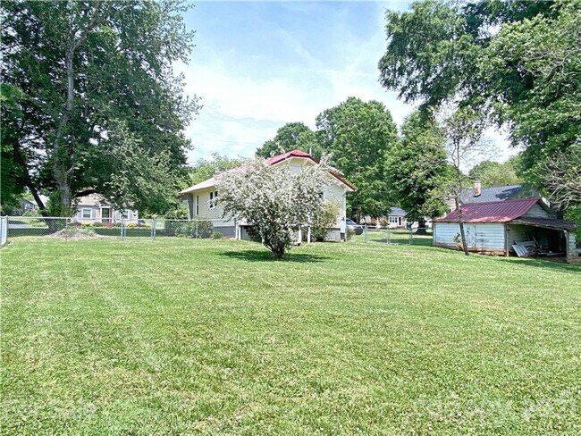 Building Photo - Charming Home for Rent in Newton, North Carolina!