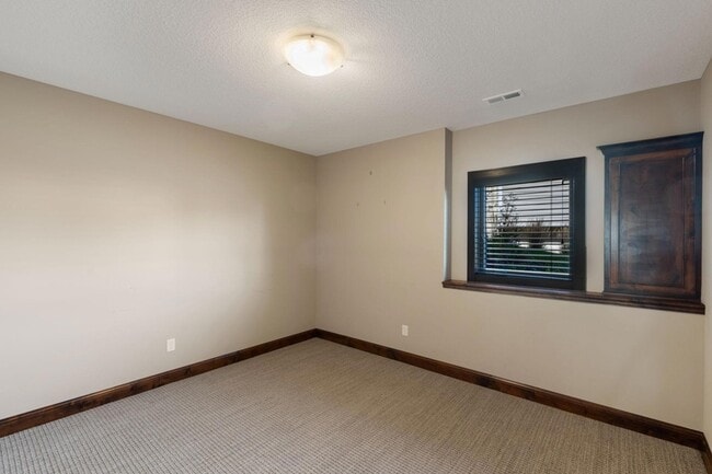 Building Photo - 5510 Upland Ln N